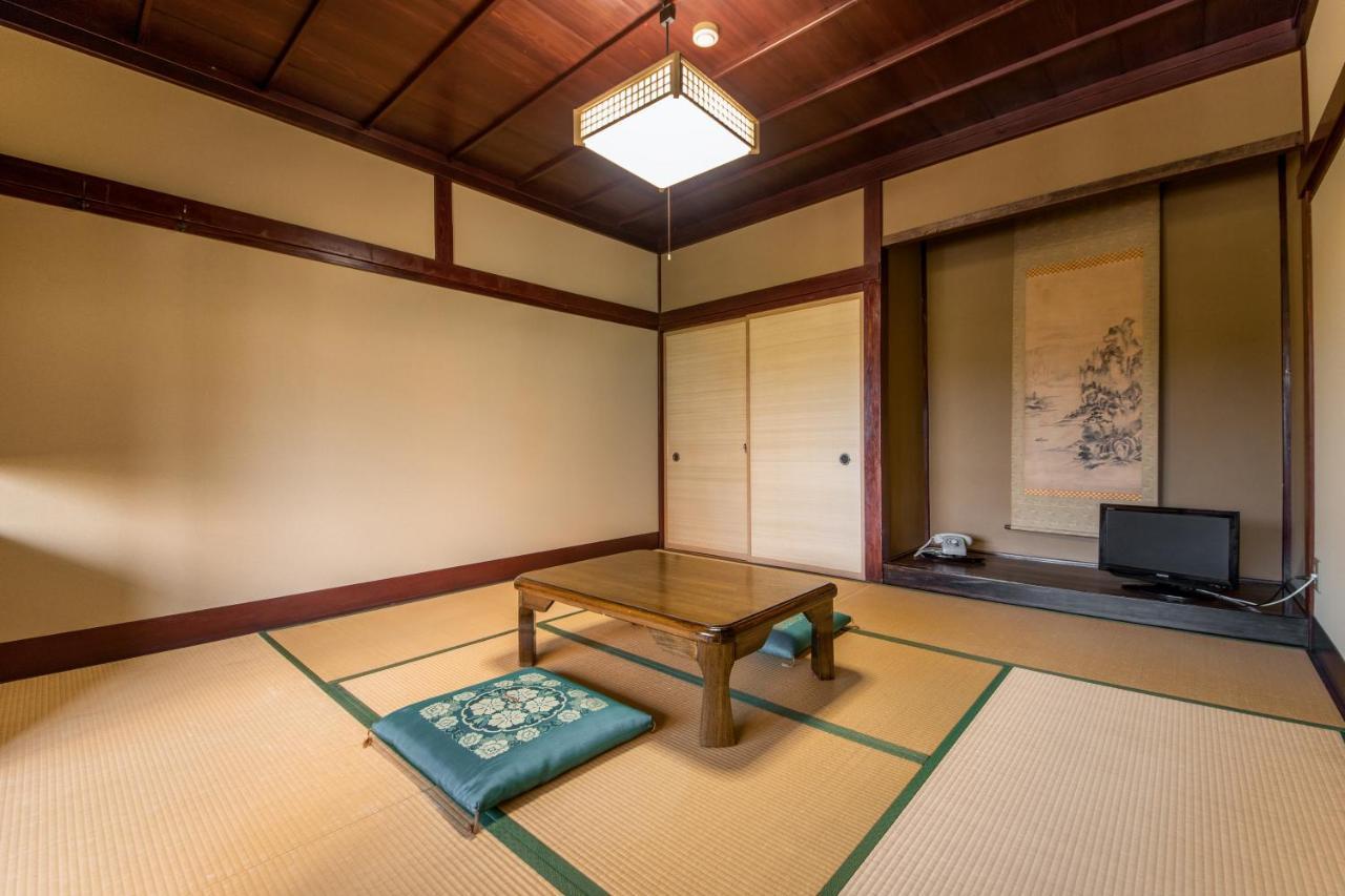 טקאוקה Kadokyu Ryokan מראה חיצוני תמונה